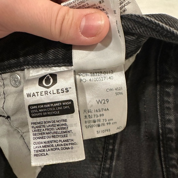 Levi’s 501 Shorts - Women’s Size 29 - Black - Picture 4 of 9